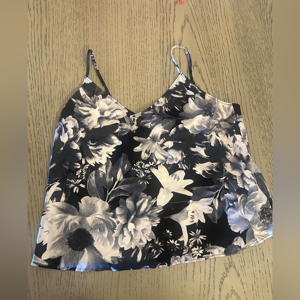 Victoria secret top size S